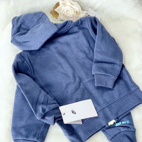 New with tag NIKE 2PC JOGGING SET ZIP HOODIE & PANTS with Logo Navy w/light Blue - Picture 8 of 8